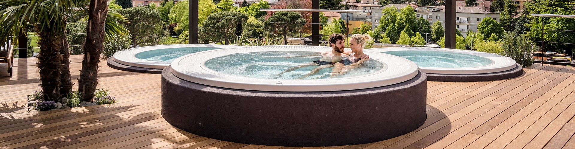 Entdecken Sie unsere Whirlpool Pflegeprodukte: von der Wartung bis zur Wasserpflege - Hofer Group
